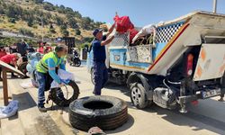 Kuşadası'nda Denizden 628 Kilogram Katı Atık Çıkarıldı
