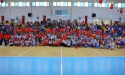 Karabağlarlı Öğrenciler 19 Mayıs Spor Şenliği'nde Buluştu