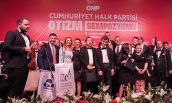 CHP Lideri Özel Kuşadası'nda Otizm Sempozyumu'na Katıldı