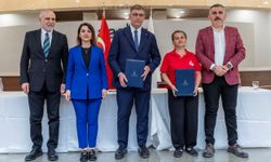 İzmir'de Grev Sona Erdi: İlk TİS İmzalandı