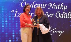 Başkan Kınay'a "Özdemir Nutku İzmir Değer Ödülü"