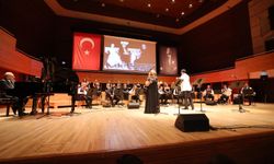 "Cumhuriyetin Divası" Müzeyyen Senar Konserle Anıldı