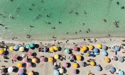 Çeşme'nin Halk Plajları 'Mavi Bayrak'ları Yeniledi