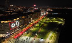 9 Eylül Fener Alayı: İzmir Marşı Sokaklarda Yankılandı