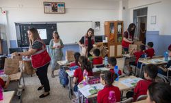 Bornovalı Öğrencilere İlk Gün Desteği
