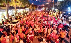 Binlerce Kişi Kuşadası'nın Kurtuluşu İçin Yürüdü