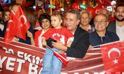 Efeler'de Binlerce Vatandaş Cumhuriyet Yürüyüşü'nde Buluştu