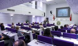 Buca Belediyesi'nden Zeytin Budama Eğitimi