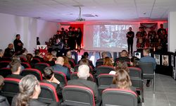 Kuşadalı Öğrencilerden Atatürk'ü Anma Etkinliği