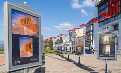 Korcan Karar'ın "Anıtkabir" Sergisi Vasıf Çınar Meydanı'nda