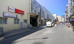 Bornova Merkez Pazaryeri Önünde Orta Refüj Çalışması Başladı