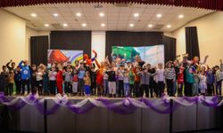 Efeler'de Ara Tatil Tiyatro Şenliğine Dönüştü