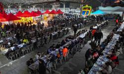 Efeler'in İftar Sofraları Binlerce Kişiyi Ağırlıyor