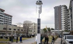 Bornova'dan Enerji Hamlesi: Abide-i Hürriyet Meydanı'na Hibrit Direk