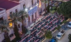 Davutlar'da Oruçlar Kuşadası Belediyesi'nin İftar Sofrasında Açıldı