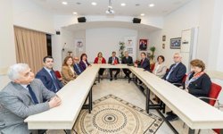 Başkan Tugay'dan İzmir Tabip Odası'na 14 Mart Ziyareti