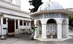 Kuşadası'nda Camiler Bayram Namazına Hazır