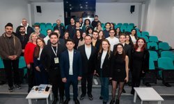 Gençler 'Hibrit Kariyer Zirvesi' İçin Konak'ta Bir Araya Geldi