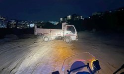 Kuşadası'nda Kaçak Moloz Dökerken Suçüstü Yakalanan Kamyonet Sürücüsüne Ceza