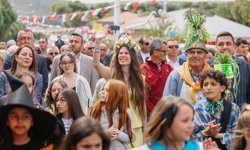 Alaçatı Ot Festivali'nde Görkemli '23 Nisan' Korteji