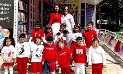 Efeler'in Minikleri 23 Nisan'ı Kutladı