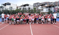 Minik Tenisçiler 23 Nisan Kupası İçin Kıyasıya Mücadeleye Başladı