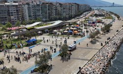 23 Nisan Coşkusu Konak'tan Yayıldı: Çocuk Şenliği'ne Yoğun İlgi