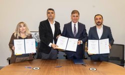 İzmir Büyükşehir'de 6 Bin Memuru Kapsayan TİS İmzalandı