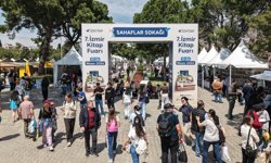 İZKİTAP'ta Edebiyat Şöleni Yaşanıyor