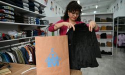 Kuşadası'nda Dayanışma Kültürü 'Ada Kıyafet Evi' ile Daha da Büyüdü