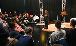 Tiyatronun Binlerce Yıllık Yolculuğu Bornova'da Anlatıldı