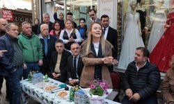 Başkan Mutlu'dan Kemeraltı Mesaisi: Esnaftan Ruhsat İndirimine Teşekkür