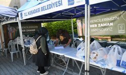 Kuşadalı Çocuklar Beslenme Çantası Desteğiyle Okula Mutlu Başlıyor