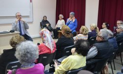 Konak'ın İleri Yaş Merkezi'nde Hareketli Yaşam Semineri
