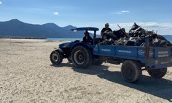 Kuşadası Belediyesi'nden Plajlarda Yoğun Temizlik Mesaisi