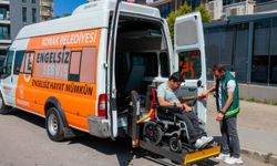 Konak'ın 'Engelsiz Servis'i Yüzleri Güldürmeye Devam Ediyor