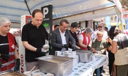 Efeler Belediyesi 3 Bin Kişilik Aşure Dağıttı