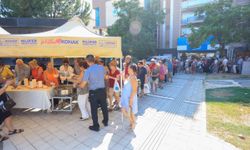 Konak'ta Aşurenin Bereketi 10 Bin Kişiyle Paylaşıldı