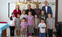 Başkan Yetişkin'den Minik Öğrencilere İlk Gün Sürprizi