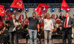 İzmir'in Kurtuluşu Atatürk'ün Sevdiği Şarkılarla Kutlandı