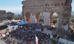 Efeler Tarihin ve Sanatın Buluşma Noktası Oldu