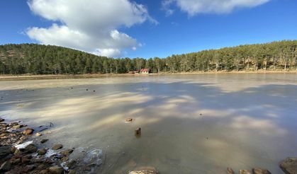 Muğla'da Gökçeova Göleti Buz Tuttu