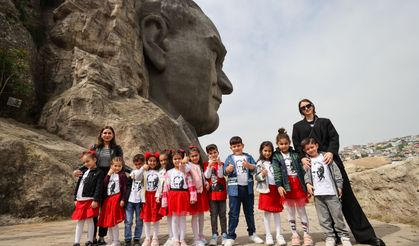 Atatürk Maskı'ndaki Sergiye Miniklerden Ziyaret