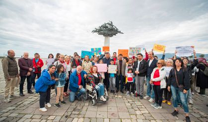 İzmir'de 2. Otizm Yürüyüşü Düzenlendi