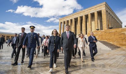 İzmir'in Belediye Başkanlarından Anıtkabir'e Ziyaret