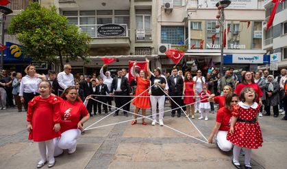 Konak'ta Engelliler Haftası'na Dansla Dikkat Çekildi