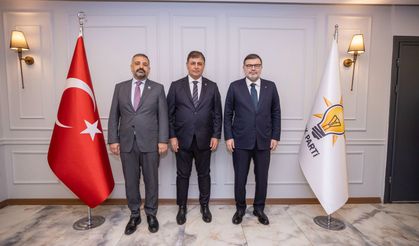 Başkan Tugay'dan AKP İl Başkanlığı'na Ziyaret