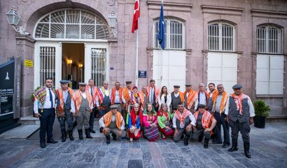 Yörüklerden Başkan Tugay'a Renkli Ziyaret