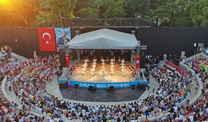 Konak'ın Halk Oyunları Şenliği Büyük Coşkuya Sahne Oldu