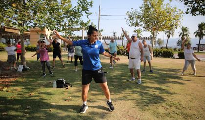 Konak'ın Parklarında Sağlık Var: Önce Spor Sonra Tarama